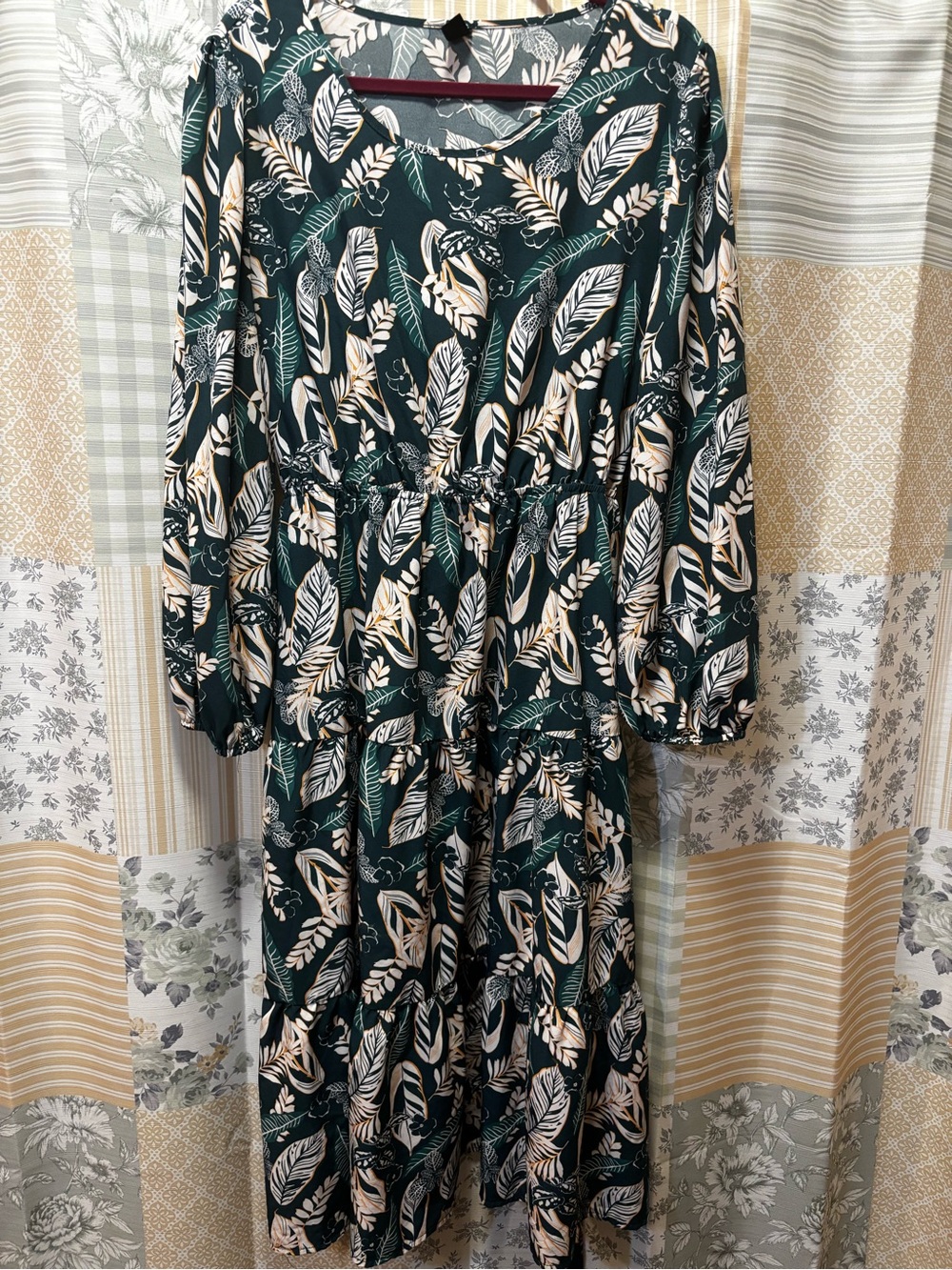 Women's Green Leaf-Print Long Sleeve Midi Dress